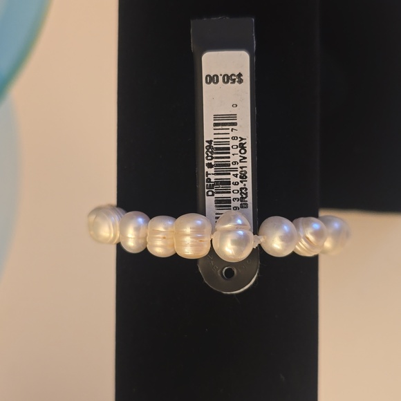 AQUA Cultured Freshwater Pearl Stretch Ivory Bracelet - Picture 3 of 5